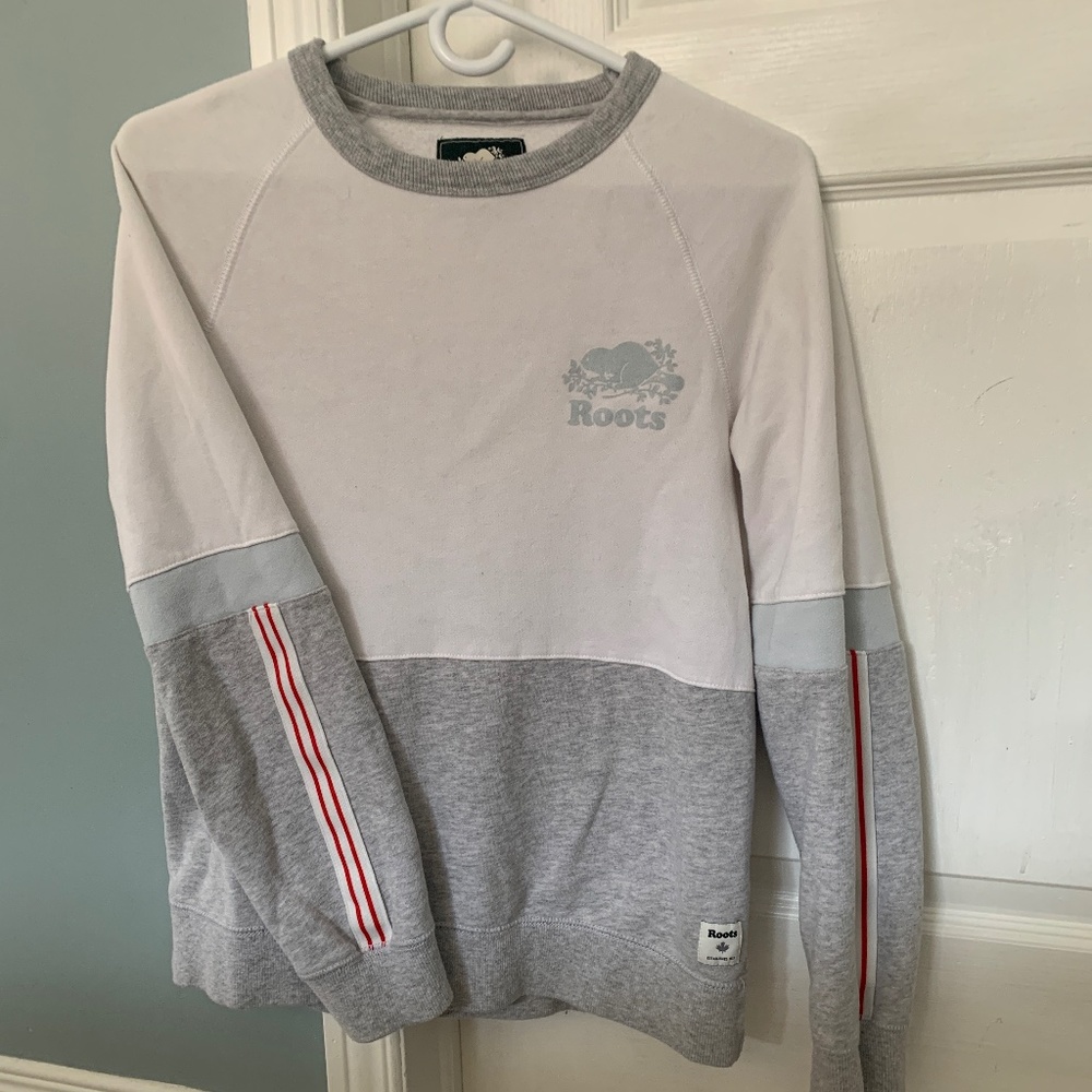 ROOTS limited time sweater: White/Grey/BabyBlue/Red strip